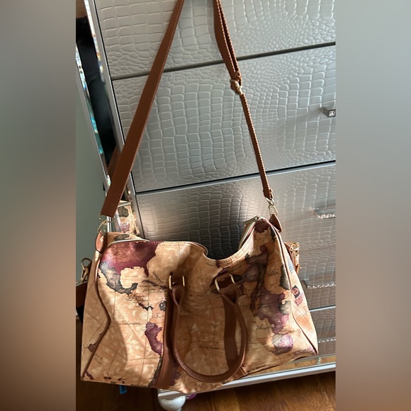 Ah Young Travel Duffel Bag From Giles N Brooks - Picture 13 of 16